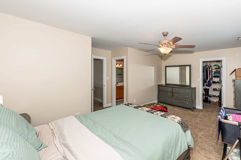 Floor plan for 4 beds, 2.5 baths, 2100 sqft