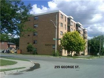 Belleville apartment for rent - A street view of a residential building at 255 George St.