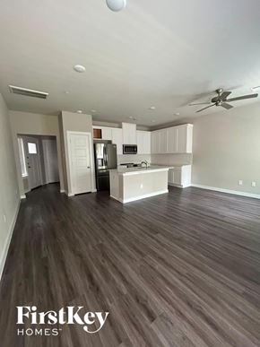 305 N Centro Circle, Shenandoah, TX, 77385 photo 4