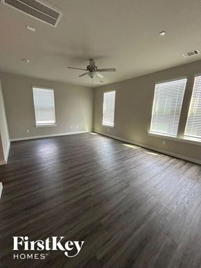 Shenandoah house for rent - 313 N Centro Circle Shenandoah, TX 77385