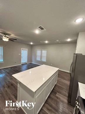 Shenandoah house for rent - 341 N Centro Circle Shenandoah, TX 77385
