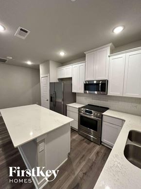 Shenandoah house for rent - 341 N Centro Circle Shenandoah, TX 77385
