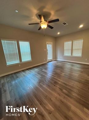 Shenandoah house for rent - 357 N Centro Circle Shenandoah, TX 77385