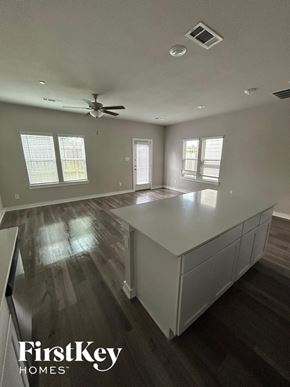 Shenandoah house for rent - 373 N Centro Circle Shenandoah, TX 77385