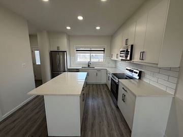 Edmonton house for rent - Main, 311 Orchards Boulevard Southwest