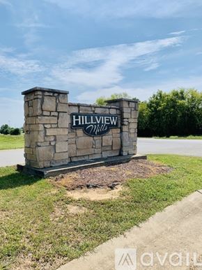 Bowling Green apartment for rent - A stone pillar with the words "Hillview" written on it.
