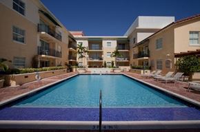 Coral Gables apartment for rent - a swimming pool in the middle of an apartment building