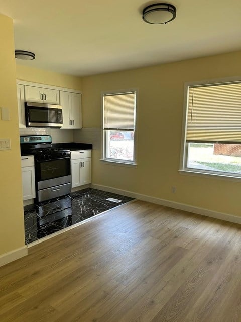 Floor plan for 2 beds, 1 bath, 1050 sqft
