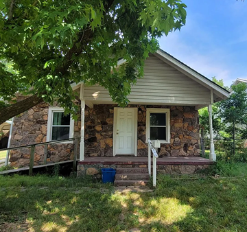 Shawnee house for rent - 1517 North Park Avenue