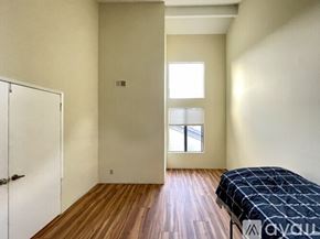San Diego townhouse for rent - A room with a window and a bench in it.