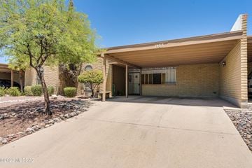 Tucson house for rent - A house with the number 455 on it.