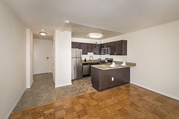 Eat-in kitchen