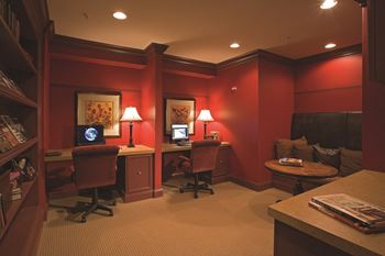Business center & library 