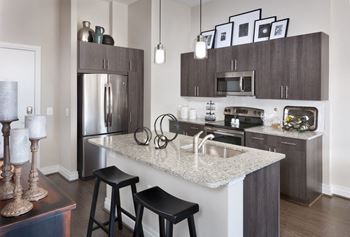 Kitchen island and luxurious finishes