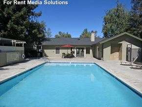 Tracy apartment for rent - Pool by office Tracy Park apartments in Tracy