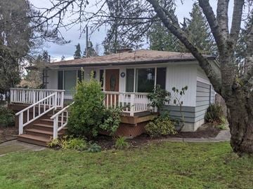 Seattle house for rent - 3602 Northeast 140th Street