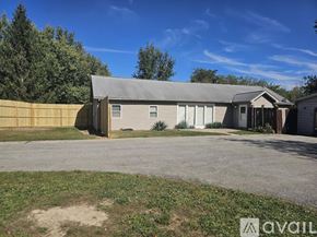 Columbia City house for rent - A house with a garage is available for sale.
