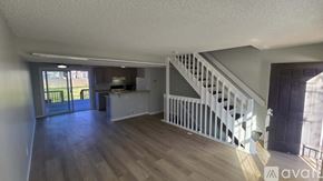 Hilliard condo for rent - A dining room with a table and chairs.