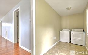 Kingsport house for rent - A laundry room with a washer and dryer.