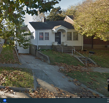 Cape Girardeau house for rent - A house with a grey roof and a white front door.