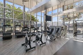 Dallas apartment for rent - The Icon at Ross - fitness center - Apartments near Baylor University Medical Center Dallas