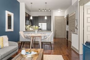 Dallas apartment for rent - Strata Apartments Knox Henderson - Dallas, TX - Classic Kitchen