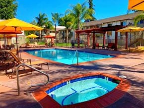 Sunnyvale apartment for rent - Hot Tub And Swimming Pool at Sunnyvale Town Center, Sunnyvale