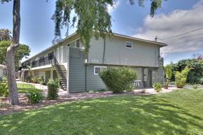 Mountain View apartment for rent - A building with the number 658 on it.