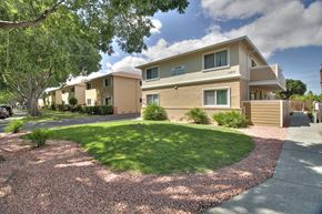 Sunnyvale apartment for rent - our apartments have a spacious yard with green grass and trees