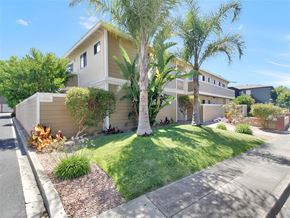 Mountain View apartment for rent - the apartment building with palm trees in front of it