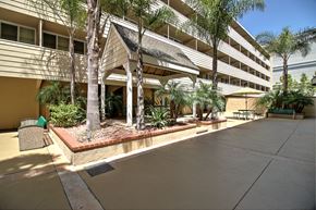 Redwood City apartment for rent - Courtyard Area at Courtyard, Redwood City, CA, 94063