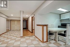 Vaughan (Maple) house for rent - A kitchen area with a table and chairs is visible.