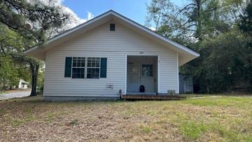 Crestview house for rent - 1557 N. Pearl St.