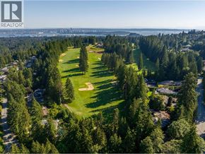 Vancouver house for rent - Source URL: https://ddfcdn.realtor.ca/listing/TS638979481536830000/reb89/highres/7/R3065047_4.jpg