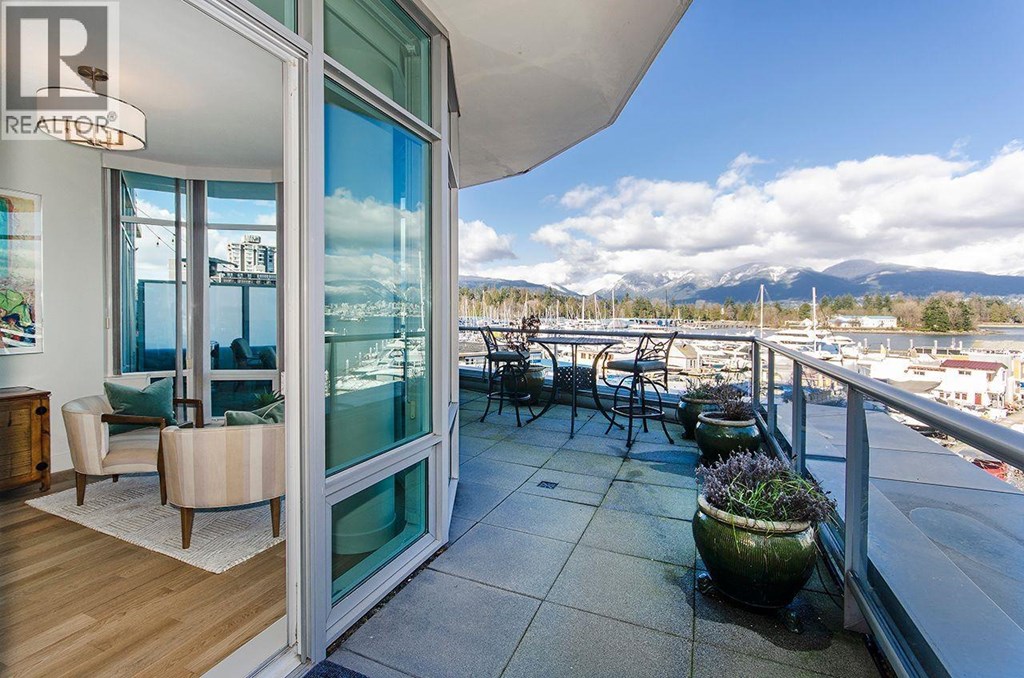 Image showcasing 202 499 BROUGHTON ST 202 - townhouse for rent in Downtown Vancouver ...