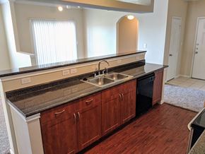 Grand Prairie apartment for rent - Granite Countertop Kitchen at Stone Lake, Grand Prairie, TX