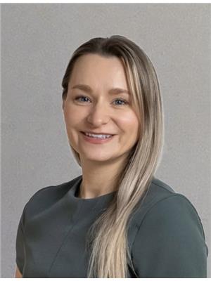 Anna Kusmider, Royal LePage Macro Realty