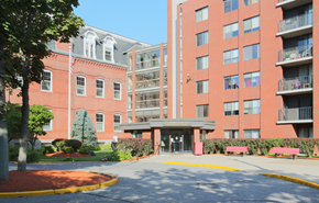 Lynn townhouse for rent - St Mary's entrance, buildig, and grounds