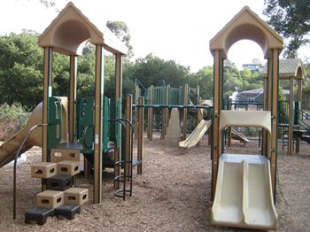 Close to belmont library & belameda park