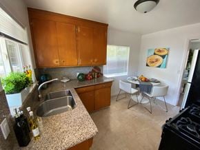 Palo Alto apartment for rent - Staged kitchen interior