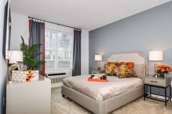 Bedroom with carpet 