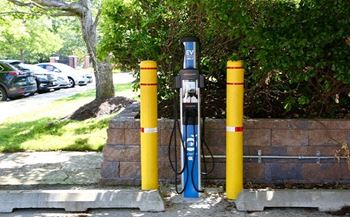 Car charging station