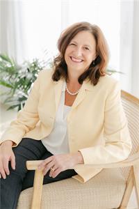 Carmen Medeiros, Gale Group Realty Brokerage Ltd
