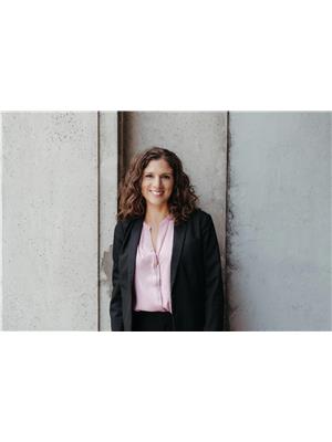 Andrea Florian, RE/MAX Escarpment Realty Inc.