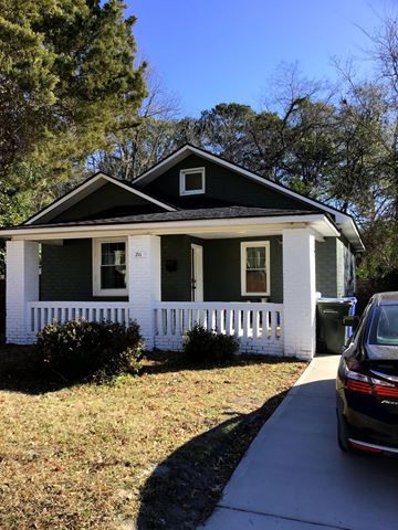Fayetteville house for rent - 211 Pinecrest Drive