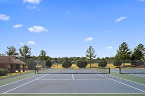 Cordova apartment for rent - Well-kept outdoor tennis courts at apartments in Cordova, TN