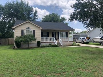 Lavergne house for rent - Renovated 3 BR home in LaVergne – Fenced in backyard, Dog friendly!