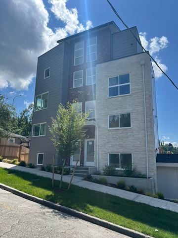 Seattle house for rent - 255 East Newton Street