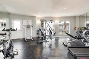 Phoenix apartment for rent - the gym at the flats at big tex apartments