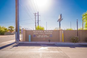 Guadalupe apartment for rent - the sign at the entrance child